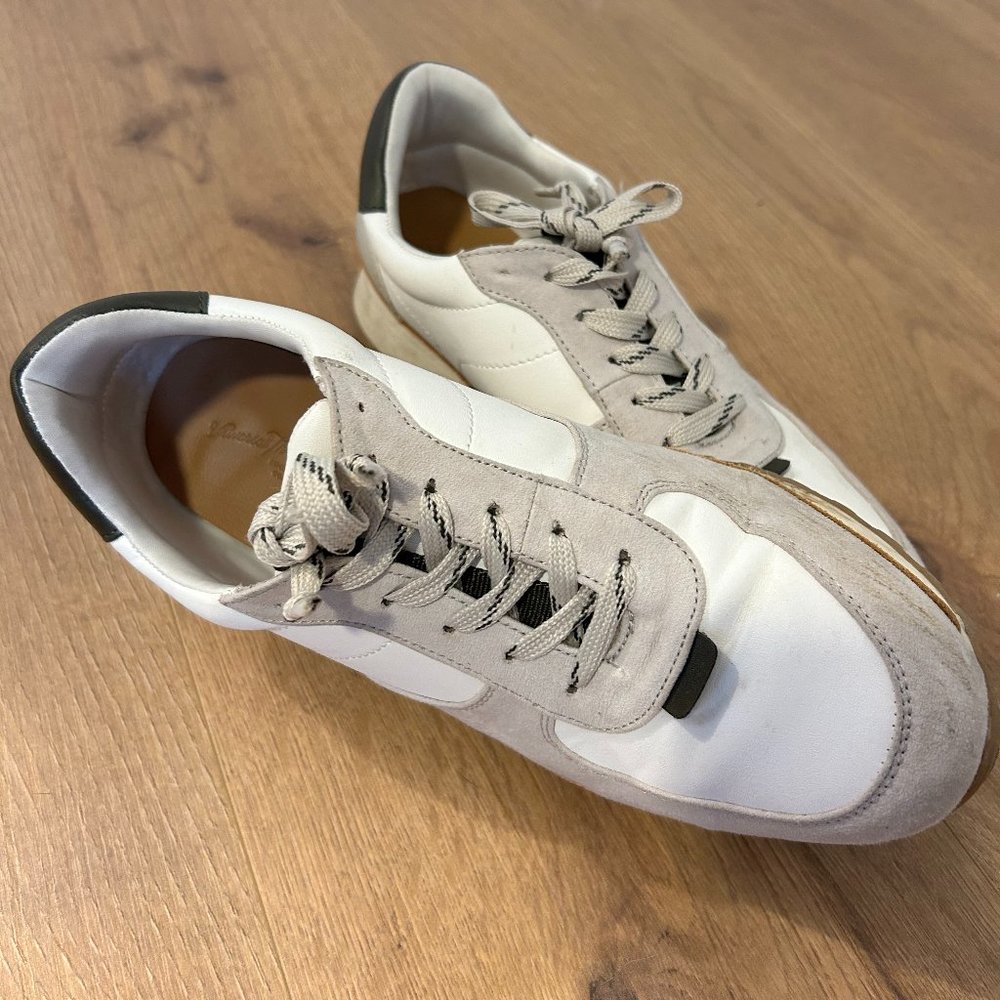 Universal Thread Beige and Forest Green Office Sneakers Shoes Size 8.5